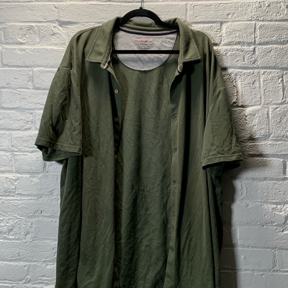 Men’s casual button down.